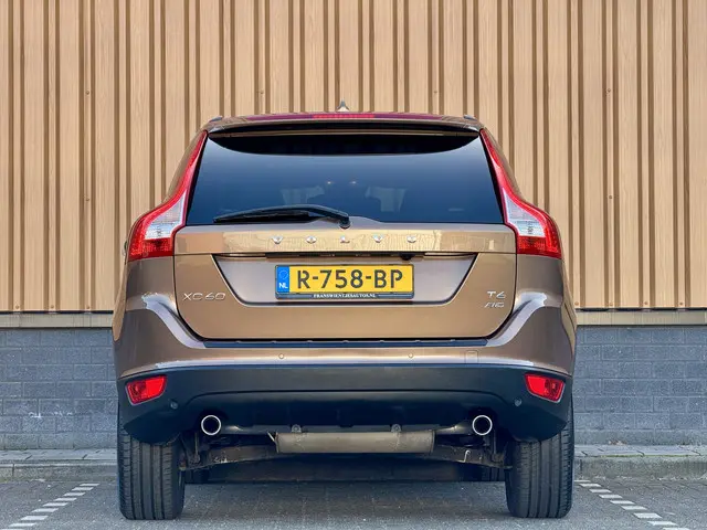 Volvo XC60 3.0 T6 AWD Summum 2012 Benzine 6