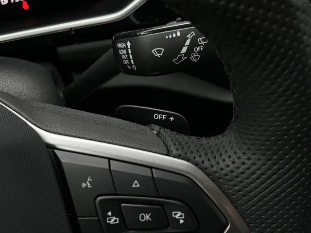 Volkswagen T-Roc 1.5 TSI R-Line Edition 2025 Benzine 19