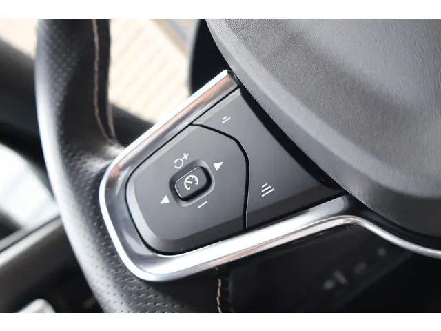 Volvo XC40 T5 Recharge R-Design 2020 Hybride Benzine 22