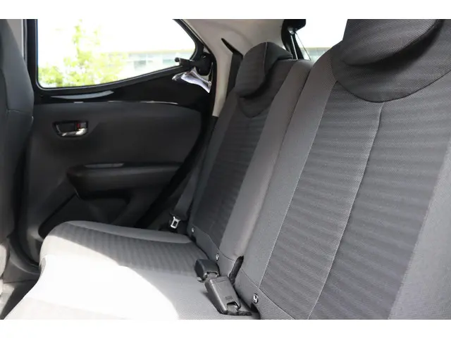 Toyota Aygo 1.0 VVT-i x-cite 2020 Benzine 24