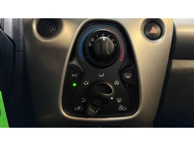 Peugeot 108 1.0 e-VTi Active 2017 Benzine 13