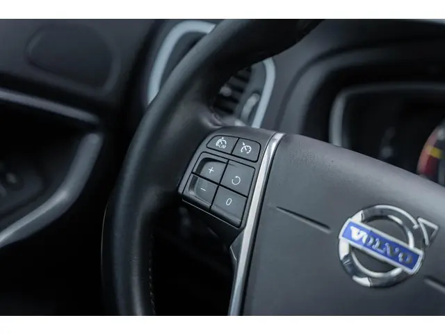 Volvo V40 T3 Momentum Automaat 2015 Benzine 25