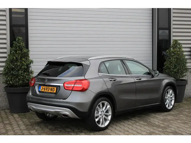 Mercedes-Benz GLA 200 2015 Benzine 5