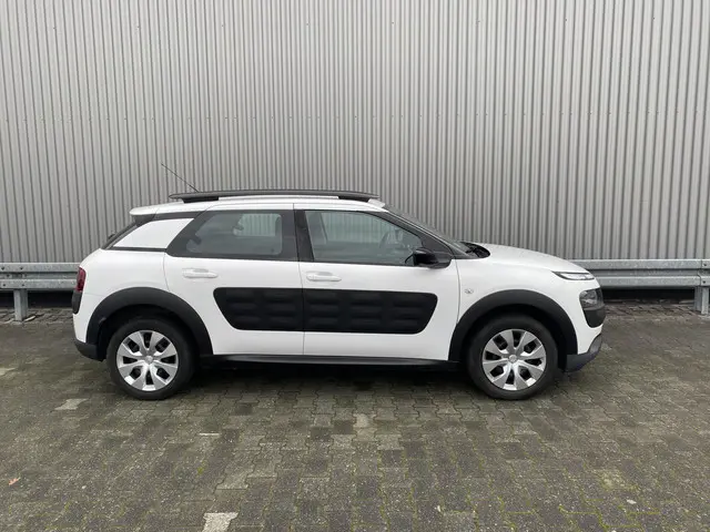 Citroën C4 Cactus 1.2 PureTech Feel 2015 Benzine 10
