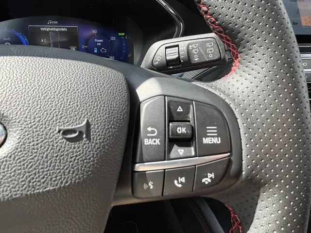 Ford Kuga 2.5 PHEV ST-Line X 2023 Hybride Benzine 26