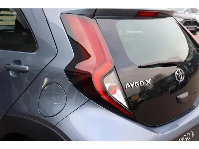 Toyota Aygo X Hybrid 115 Play, 2026 Hybride Benzine 7