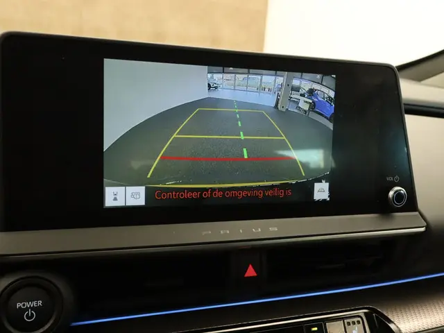 Toyota Prius 2.0 Plug-in Executive 2024 Hybride Benzine 42