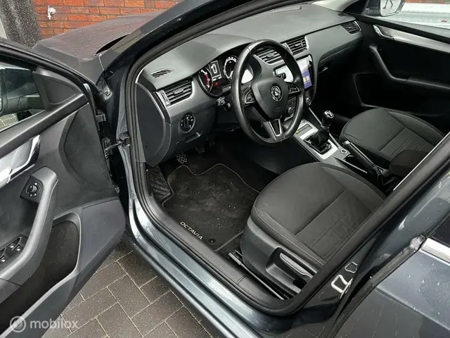 Škoda Octavia Combi 1.0 TSI Greentech Active 2018 Benzine 4