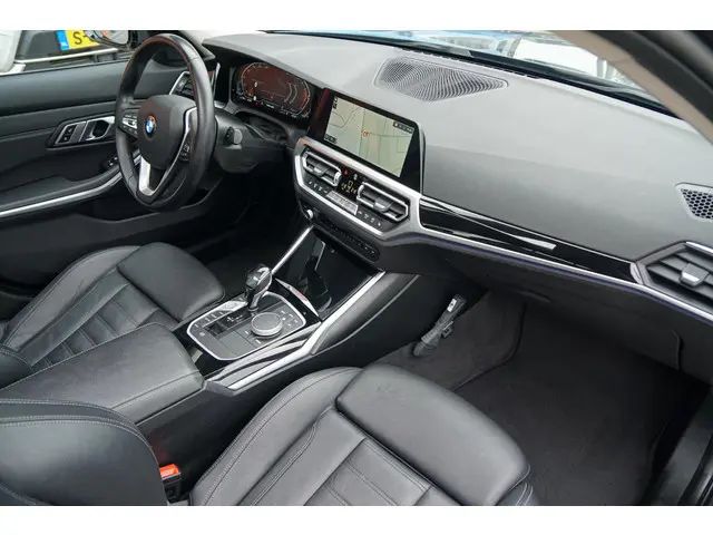 BMW 3 Serie 318i High Executive 2021 Benzine 11