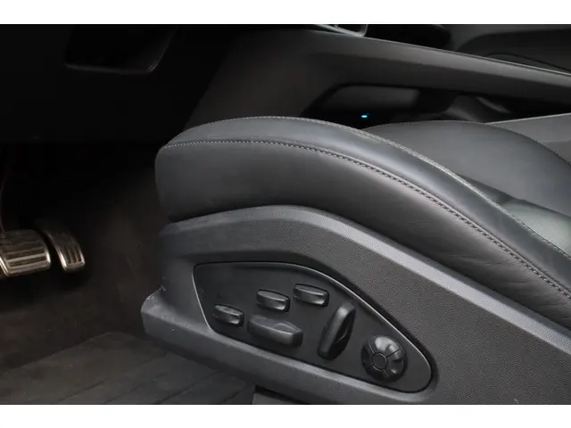 Porsche Macan Turbo 100 kWh 2024 Elektrisch 12