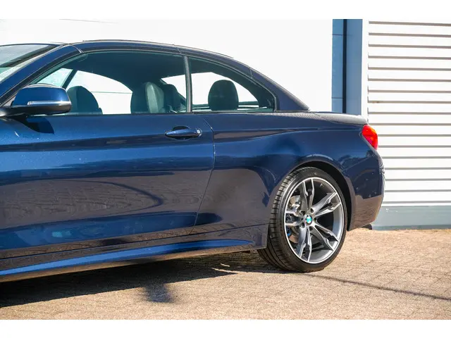 BMW 4 Serie Cabrio 428i Essential 2016 Benzine 29