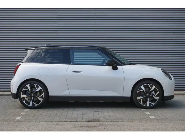 MINI 3-Deurs Cooper E 2025 Elektrisch 3