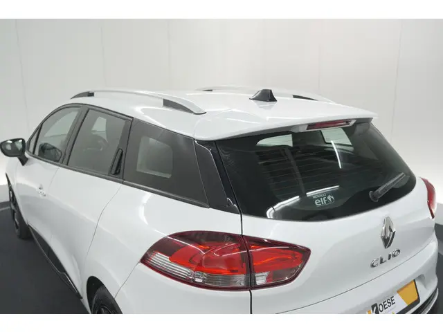 Renault Clio Estate TCe 90 Limited 2019 Benzine 18