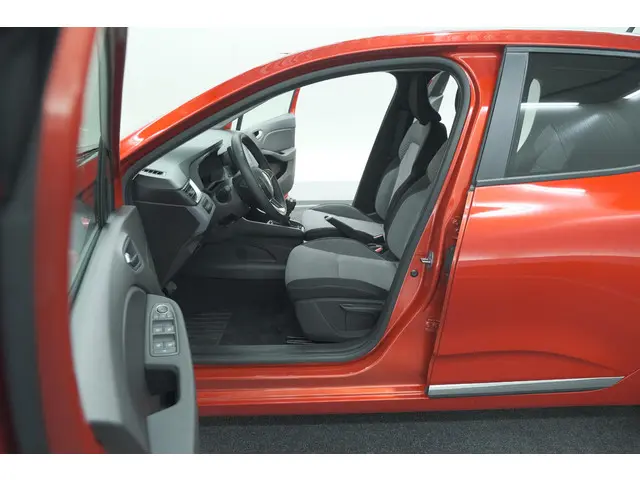 Renault Clio TCe 90 GPF Evolution 2024 Benzine 25