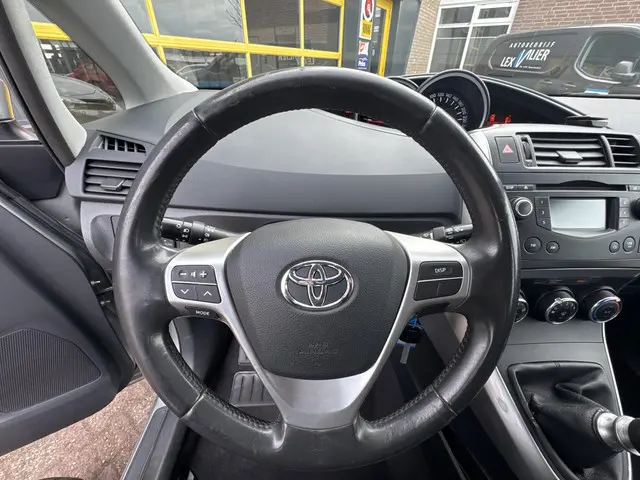 Toyota Verso 1.6 VVT-i Comfort 2014 Benzine 10