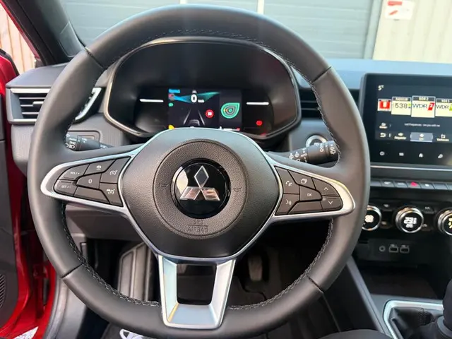 Mitsubishi Colt 1.0T MT Instyle 2024 Benzine 11