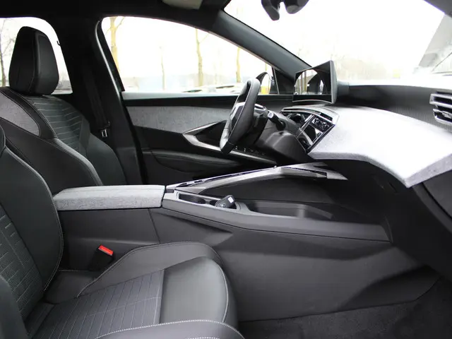 Peugeot 5008 1.2 Hybrid 136 Allure 2025 Hybride Benzine 7