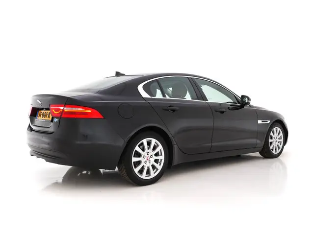 Jaguar XE 2.0 D Pure ( ⚠️ ) 2016 Diesel 6