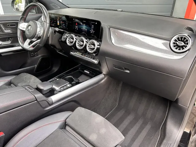 Mercedes-Benz GLA 250 e AMG Line 2020 Hybride Benzine 13