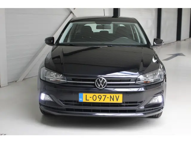 Volkswagen Polo 1.0 TSI Comfortline 2021 Benzine 7