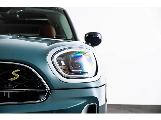MINI Countryman Cooper S E ALL4 2022 Hybride Benzine 22