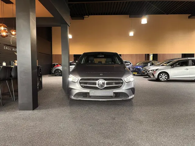 Mercedes-Benz B-Klasse 180 Business Line 2022 Benzine 27