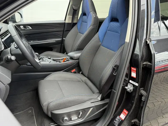 Lynk & Co 01 1.5 2025 Hybride Benzine 13