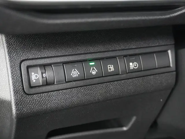Peugeot 3008 1.6 HYbrid 225 Allure 2022 Hybride Benzine 26