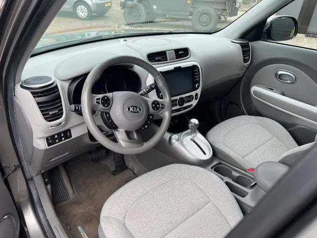 Kia e-Soul EV ExecutiveLine 27 kWh 2015 Elektrisch 8