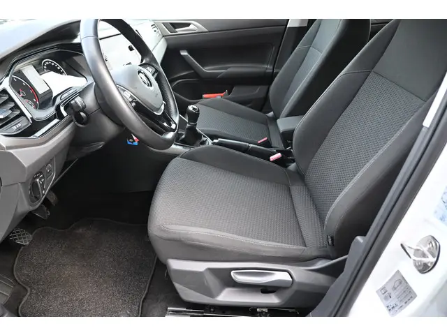 Volkswagen Polo 1.0 TSI Comfortline 2021 Benzine 35