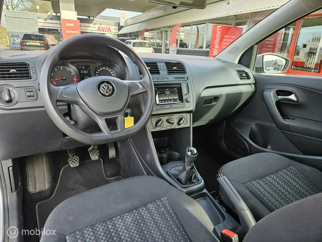 Volkswagen Polo 1.0 2015 Benzine 12