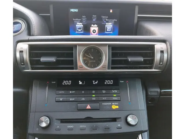 Lexus IS 300h Sport Edition 2016 Hybride Benzine 13