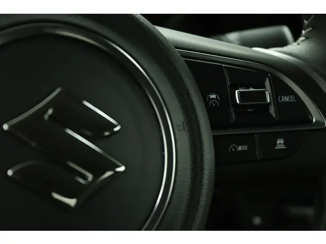 Suzuki Swift 1.2 Select Smart Hybrid 2025 Benzine 21