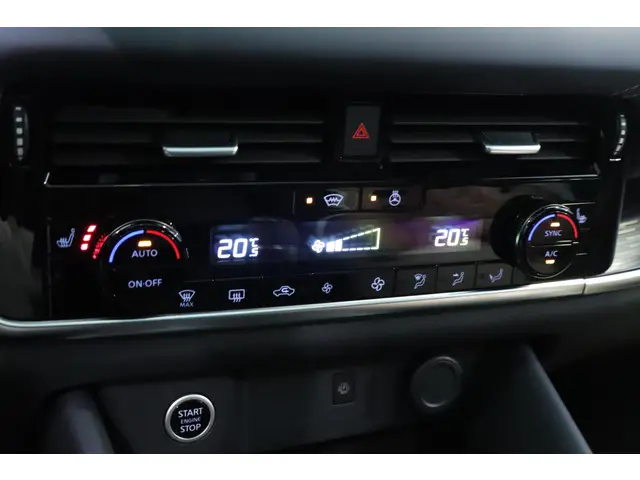 Nissan QASHQAI 1.3 MHEV 158 4WD Tekna Plus 2023 Benzine 10