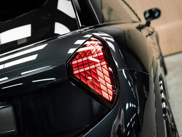 MINI 3-Deurs Cooper C John Cooper Works M 2024 Benzine 14