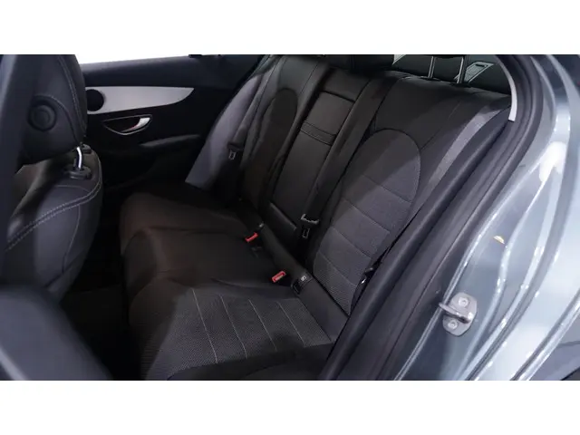 Mercedes-Benz C-Klasse 180 Avantgarde 2019 Benzine 35