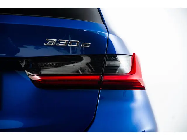 BMW 3 Serie Touring 330e 2025 Hybride Benzine 44