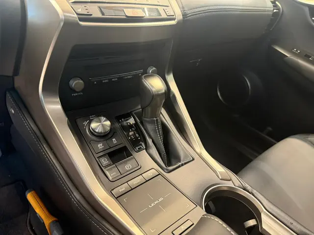 Lexus NX 300h AWD Business Line 2018 Hybride Benzine 22