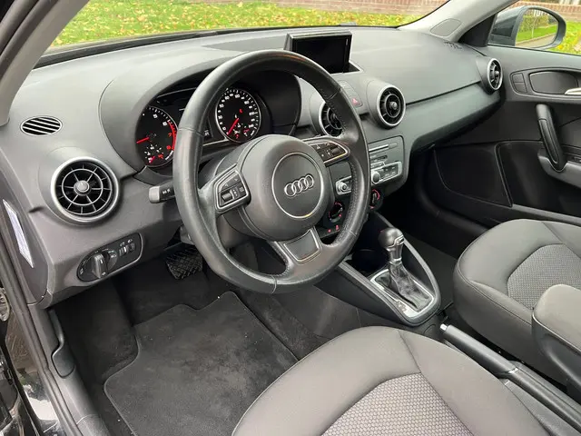 Audi A1 Sportback 1.4 TFSI Adrenalin 2016 Benzine 10