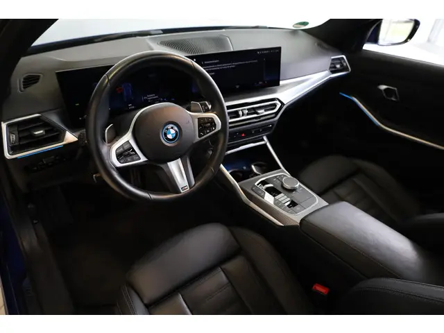 BMW 3 Serie Touring 330e 2024 Hybride Benzine 7