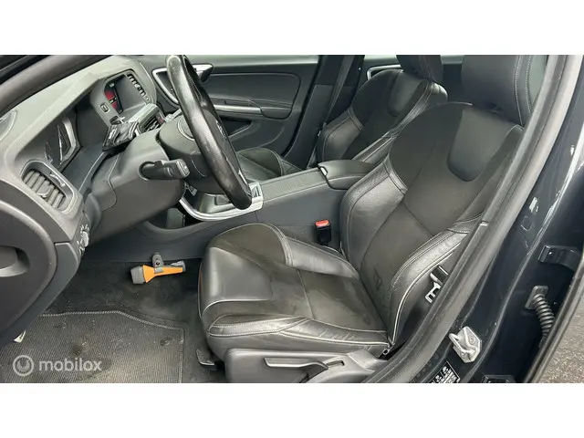 Volvo V60 2.0 T3 R-Design 2016 Benzine 6