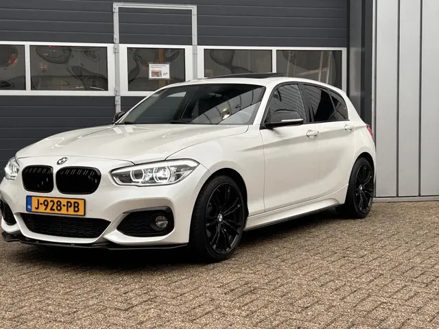 BMW 1 Serie 118i High Executive 2017 Benzine 4
