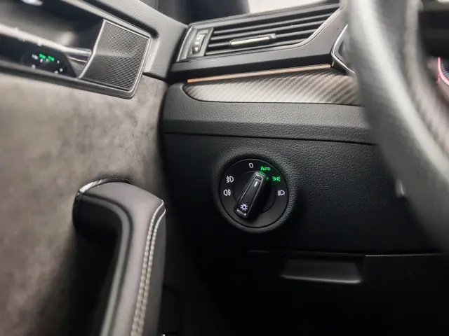 Škoda Superb Combi 1.5 TSI Sportline 2020 Benzine 28