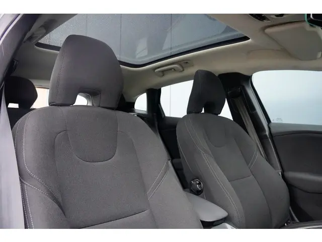 Volvo V40 2.0 T3 153 pk NORDIC BUSINESS 2018 Benzine 21