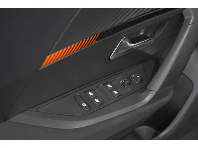 Peugeot 2008 PureTech 130 Active Pack 2023 Benzine 24