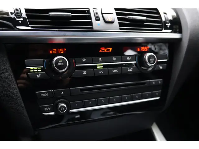 BMW X3 xDrive35i High Executive 2015 Benzine 40