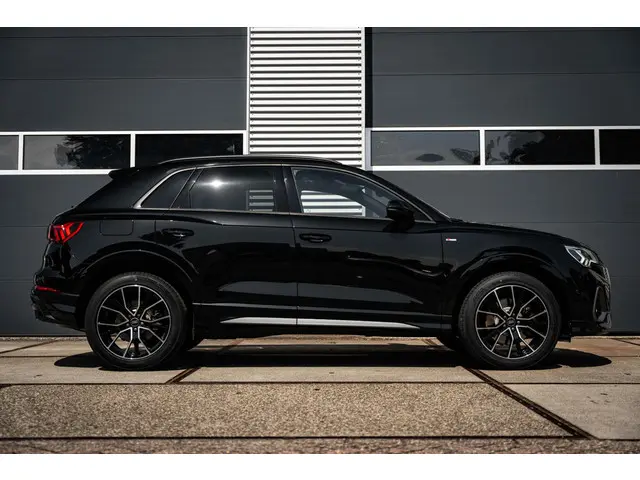 Audi Q3 45 TFSI e S edition 2022 Hybride Benzine 7