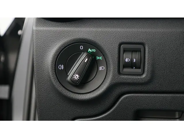 Škoda Fabia 1.0 MPI 80pk Ambition 2023 Benzine 14