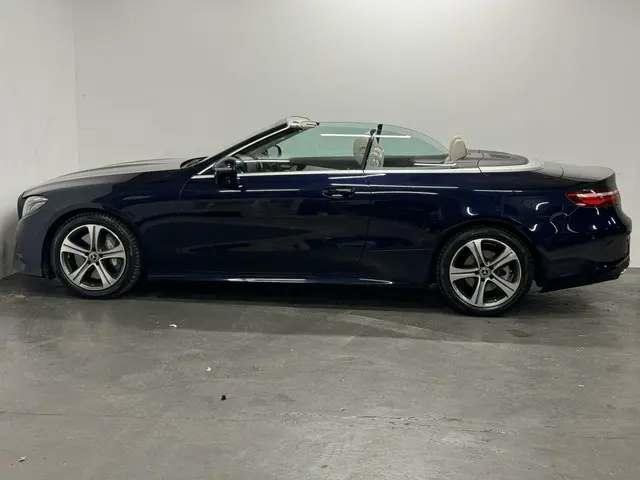 Mercedes-Benz E-Klasse Cabrio 300 AMG LINE 2018 Benzine 5
