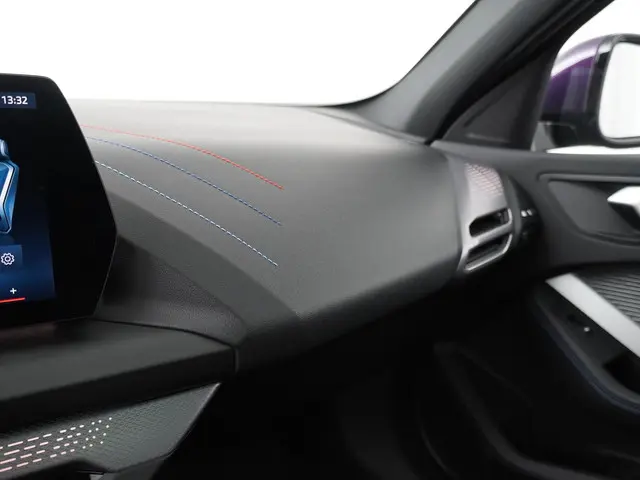 BMW 1 Serie 120 M Sport Design Edition 2025 Benzine 23